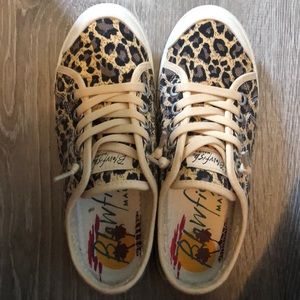 Leopard pattern shoes